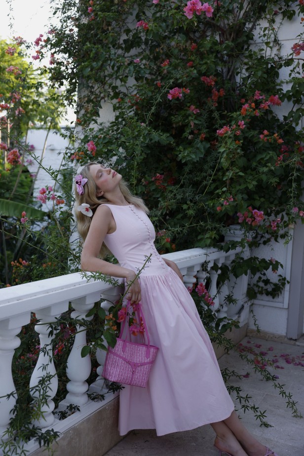 LILY PEMBE UZUN ELBİSE