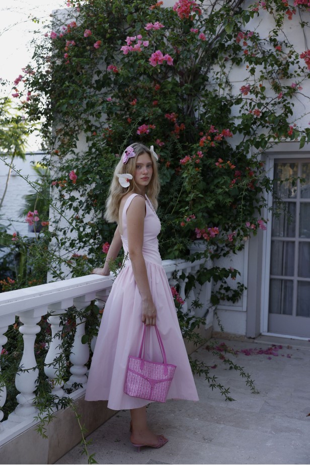 LILY PEMBE UZUN ELBİSE LILY PEMBE UZUN ELBİSE